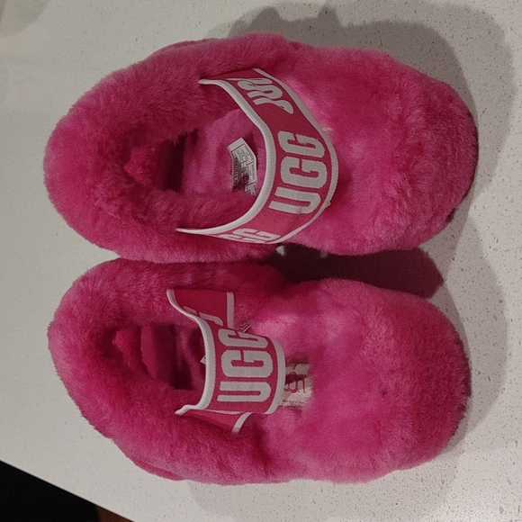 COPY - 💗NEW UGG Pink Slippers - Picture 3 of 4